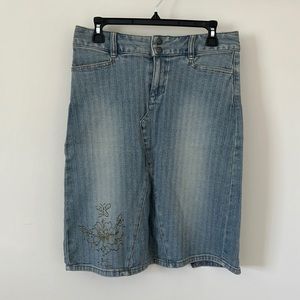 DKNY Jeans denim skirt size 7